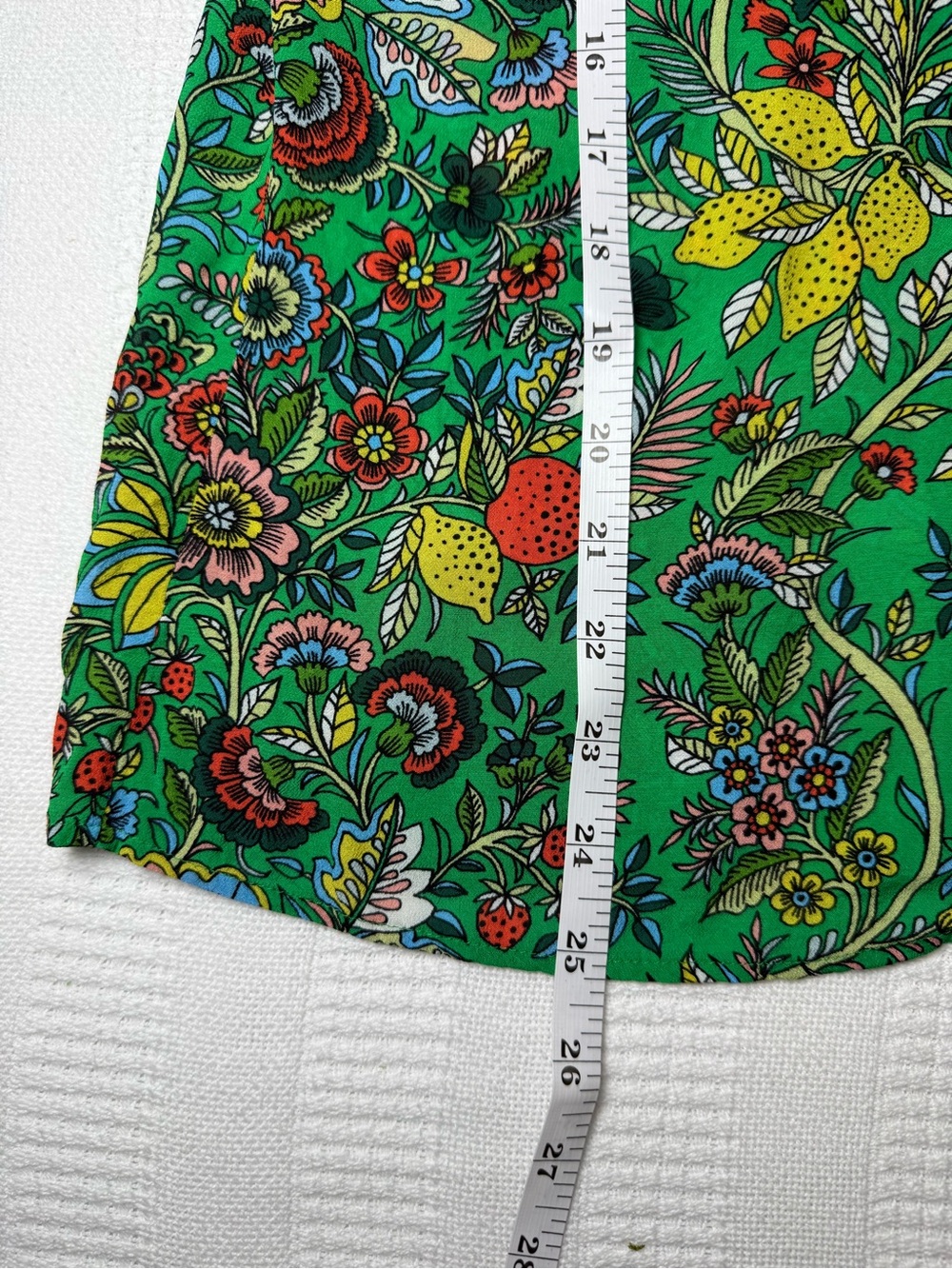 Boden Ruffle Neck Blouse Green Floral Fruit Lemon Top Viscose US 6 - Picture 10 of 11
